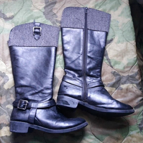 Boots - Picture 2 of 2